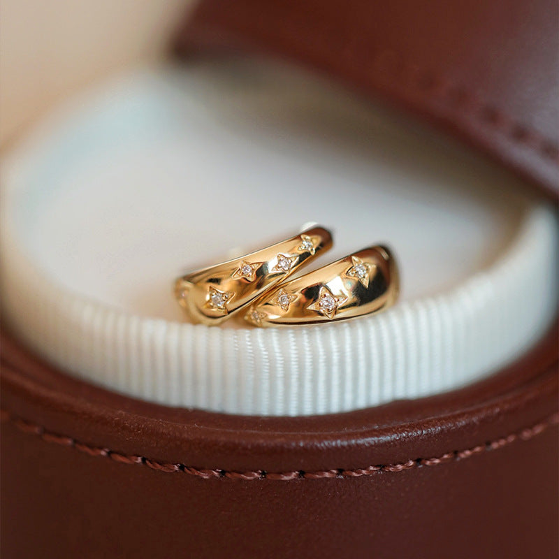 Elegante Gold- und Silberringe