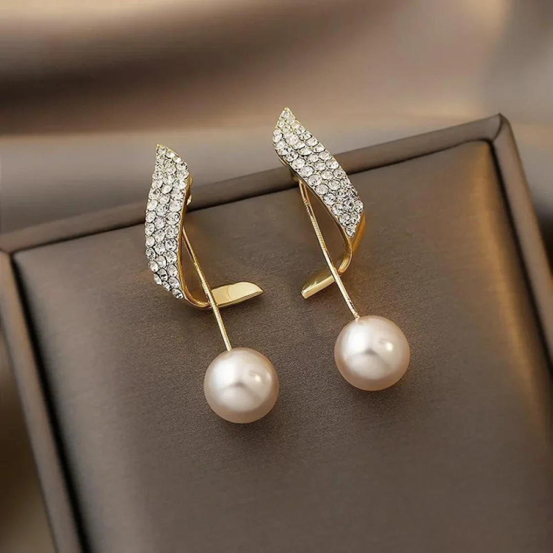 Chic Pearl Drop Gold Earrings