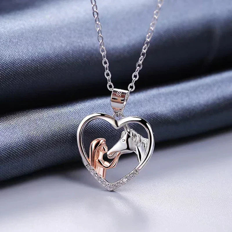 Hestesport Elegance Heart Necklace