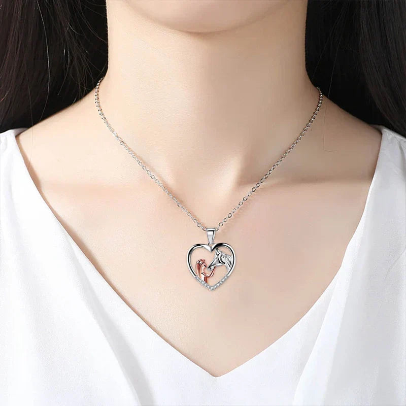 Hestesport Elegance Heart Necklace