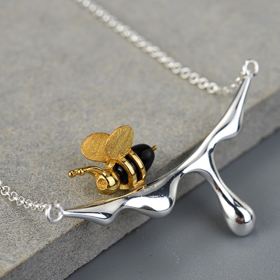 Gullnektar Bee Necklace