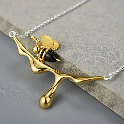 Gullnektar Bee Necklace