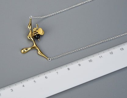 Gullnektar Bee Necklace