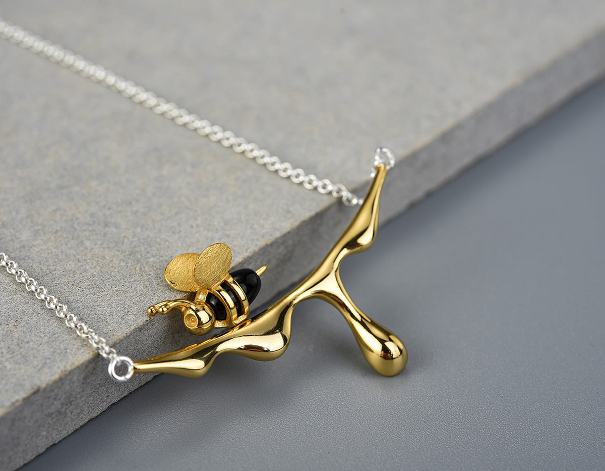 Gullnektar Bee Necklace