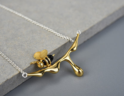 Gullnektar Bee Necklace