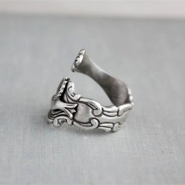 “Flüsternde Blüte Ring”