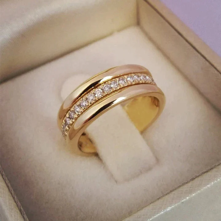 Sara - Retro Zirkonia-Embedded Ring