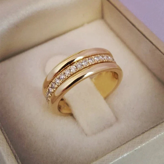 Sara - Retro Zirkonia-Embedded Ring